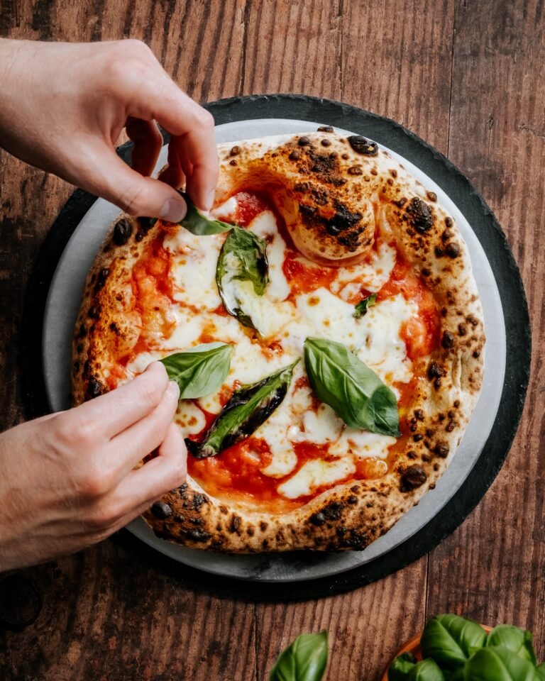 Read more about the article Pizzowe Mistrzostwa Świata: Kto Jest Najlepszym Pizzaiolo?